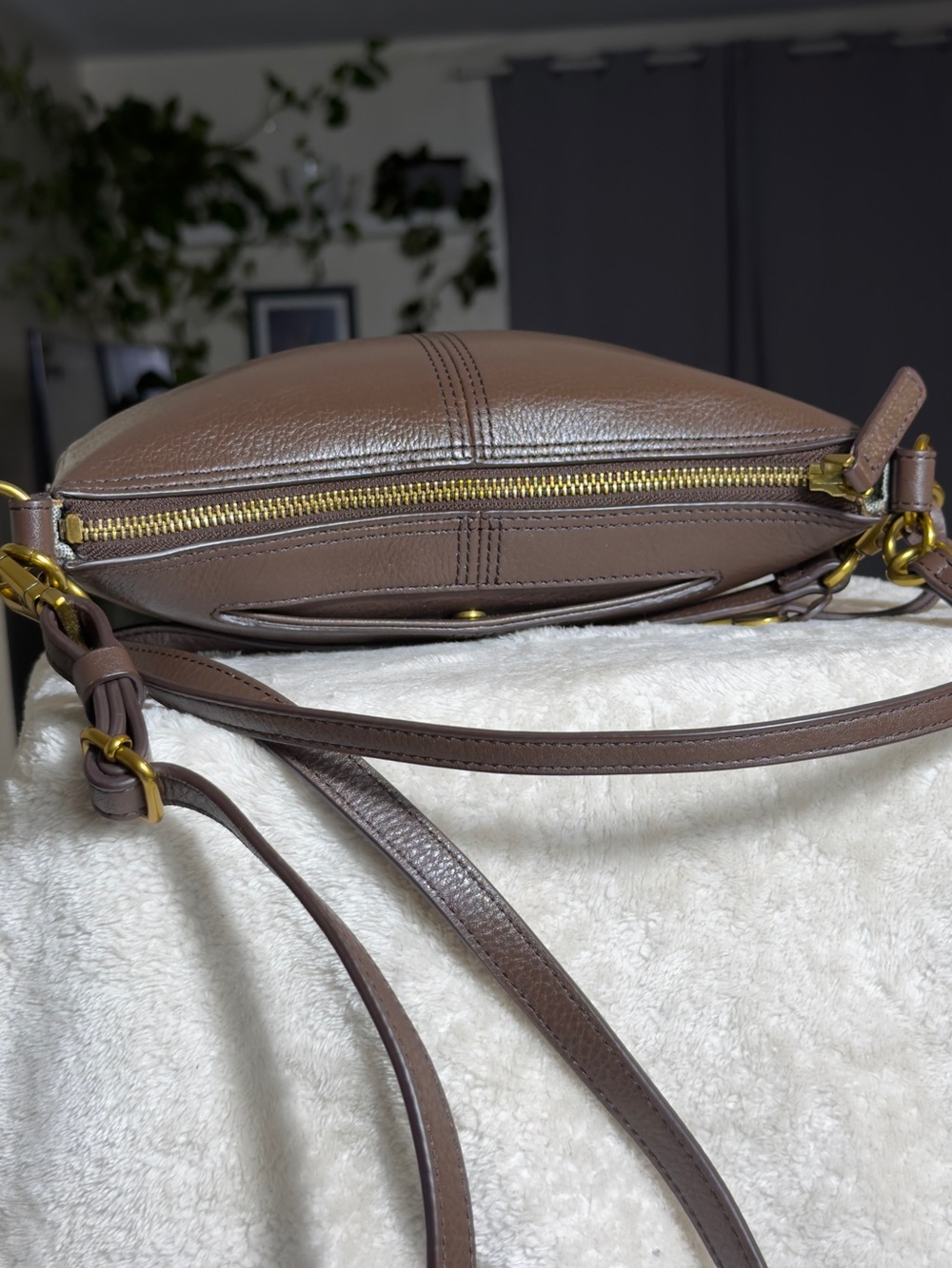 Fossil Jolie Brown Pebbled Leather Baguette Shoulder Bag - Picture 5 of 15